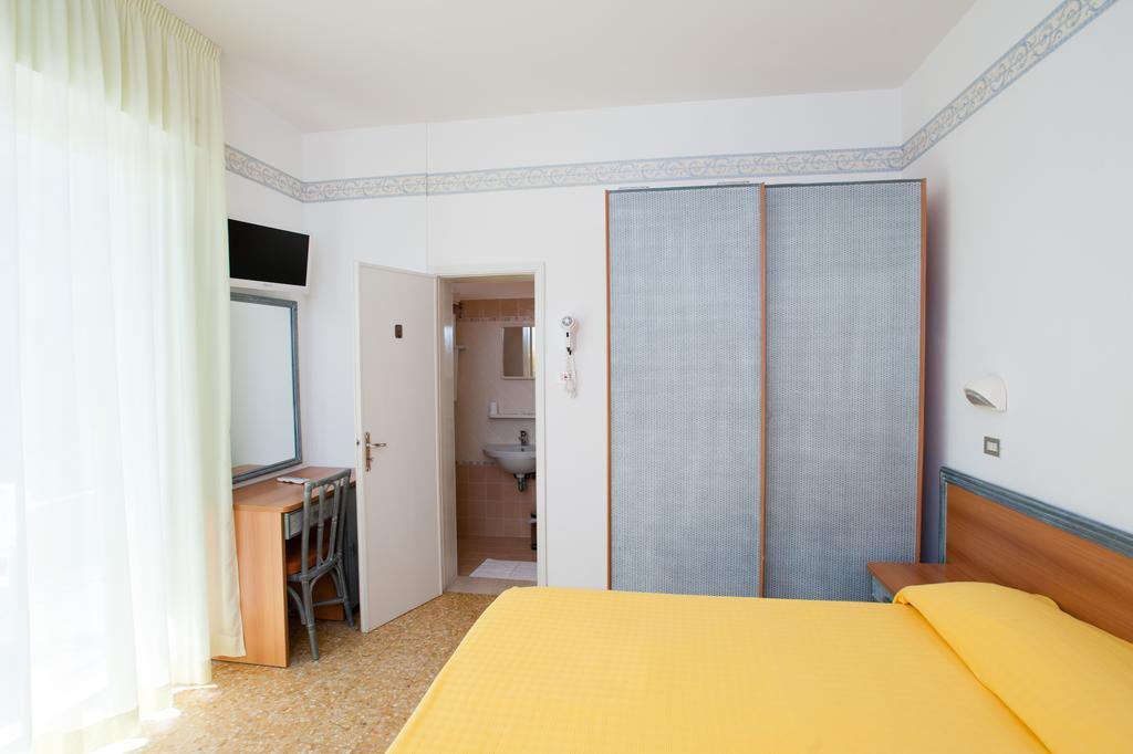 Albergo Villa Mauri Ріміні Екстер'єр фото