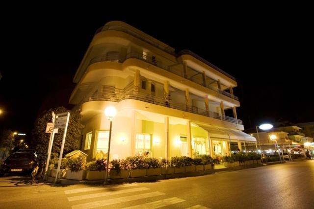 Albergo Villa Mauri Ріміні Екстер'єр фото