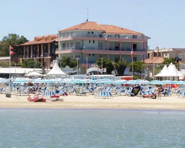 Albergo Villa Mauri Ріміні Екстер'єр фото